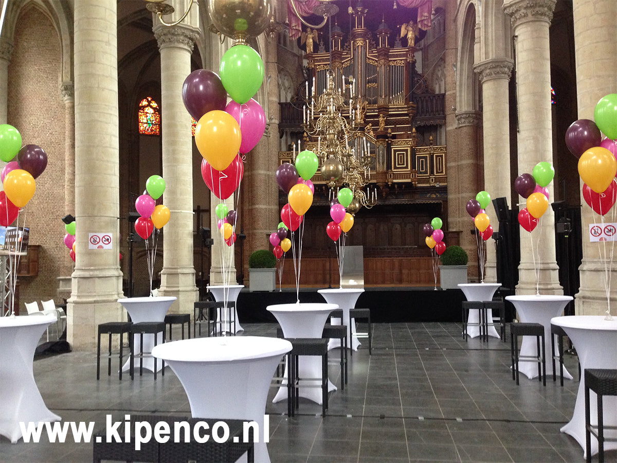 Tafel decoratie 5 ballonnen, 5 kleuren, plaats kleuren steeds gelijk