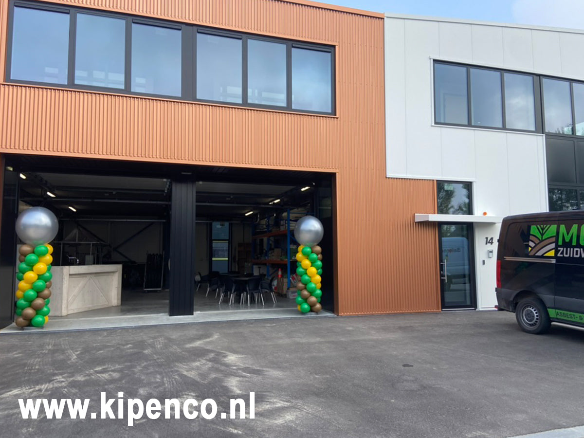 Bedrijfspand/ Showroom Pilaar top